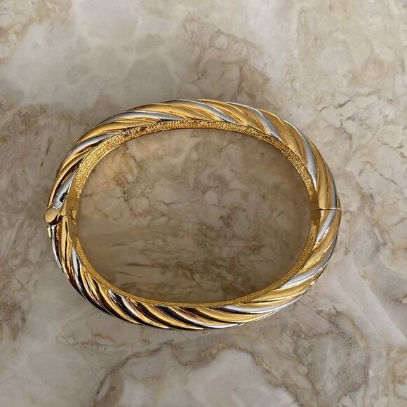 Vintage Butler Gold & Silver Tone Hinged Cuff Bracelet - Picture 6 of 12